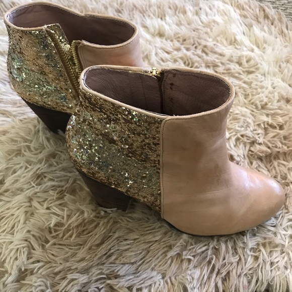 Vince Camuto Shoes - Vince Camuto booties. Size 8B. Leather & sparkles.